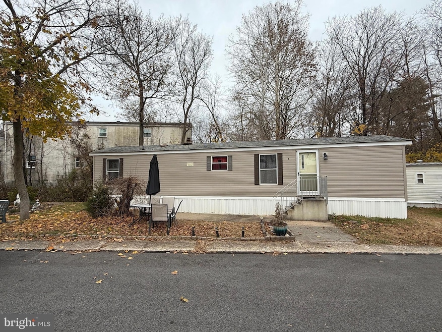 41 Terrace Dr, Phoenixville, PA 19460 - photo 1