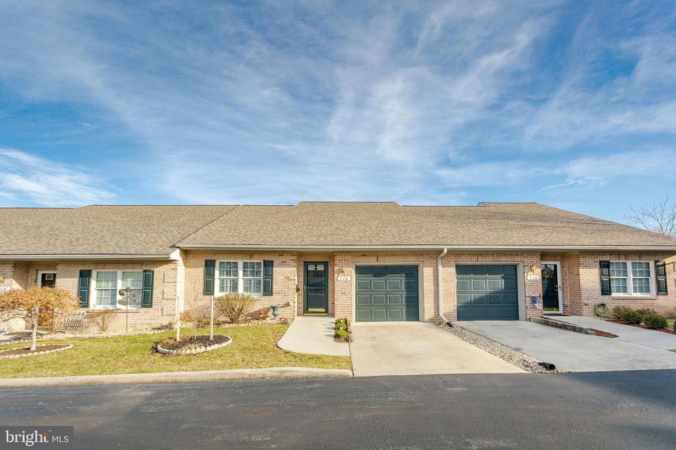 208 Sunbrook Ln unit 148, Hagerstown, MD 21742 - photo 1