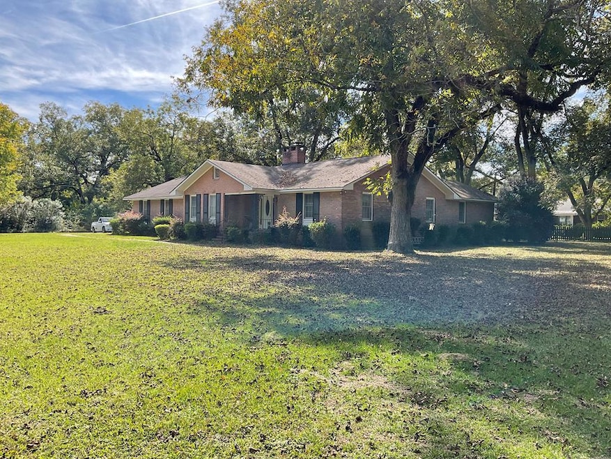 104 Lakeview Dr, Eufaula, AL 36027 - photo 1