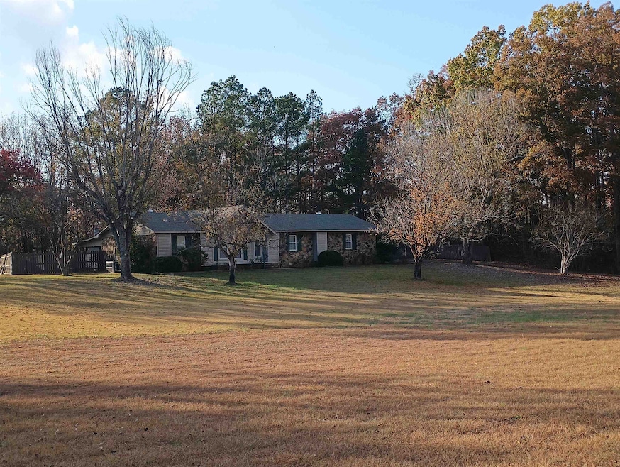 540 Willoughby Loop, Savannah, TN 38372 - photo 1