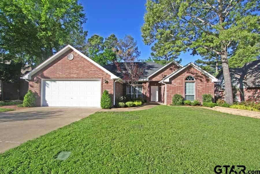 4219 4219 Stonebrook Ln, Tyler, TX 75707 - photo 1