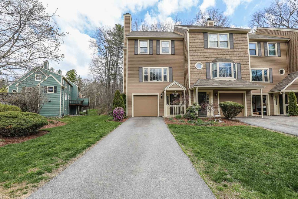 31 Walnut Cir, Merrimack, NH 03054 - photo 1