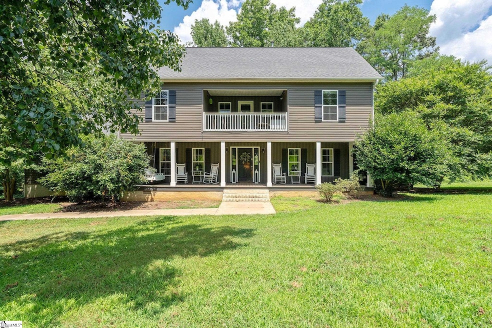 104 Williamsburg Dr, Greer, SC 29651 - photo 1