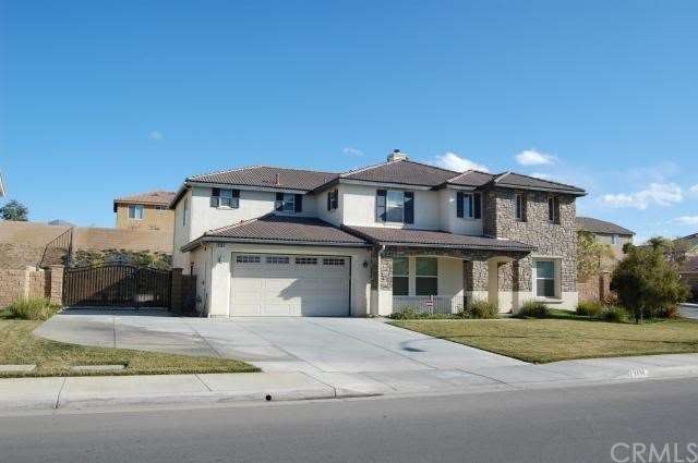 RV parking, Pool Home, 2nd floor loft.  3 car tand