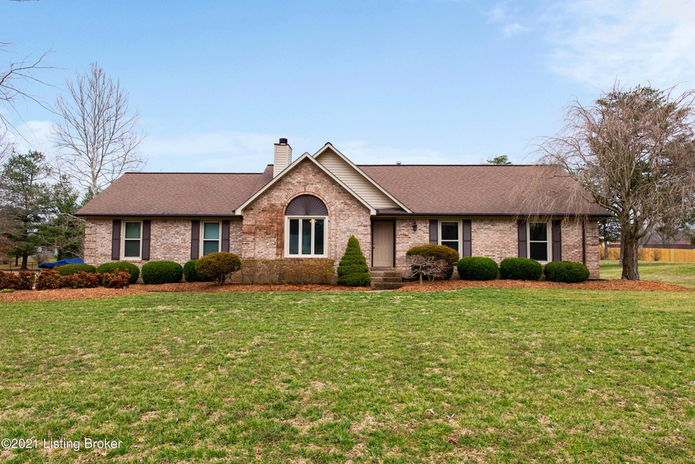 416 Mapleview Dr, Mount Washington, KY 40047 - photo 1