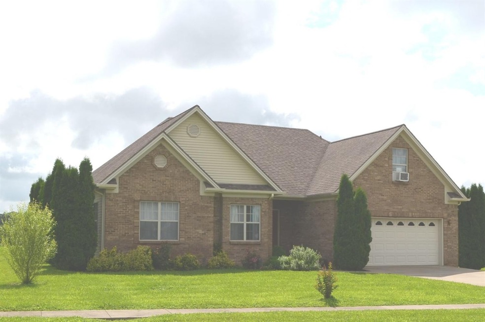 417 Cresthill Dr, Harrodsburg, KY 40330 - photo 1