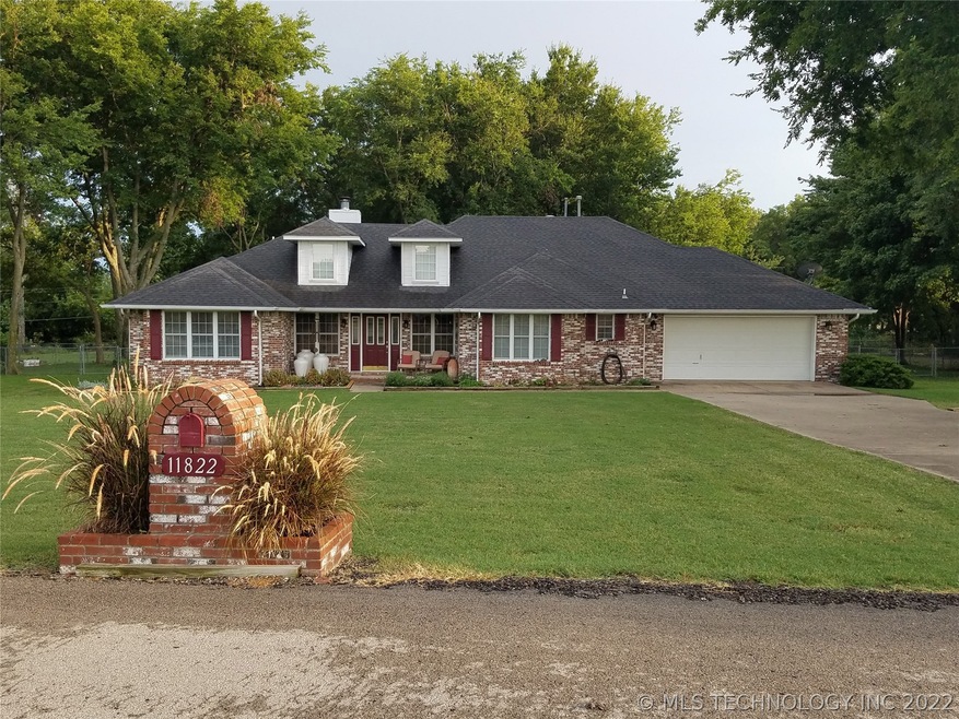 Welcome to your new home! Curb appeal to spare!