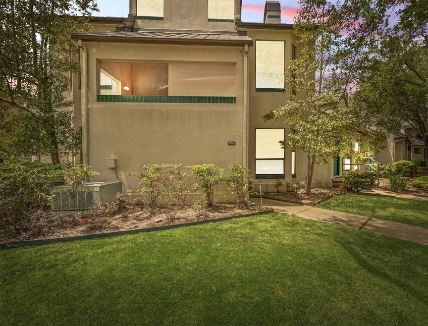 Charming villa in  the heart of First Colony, zone