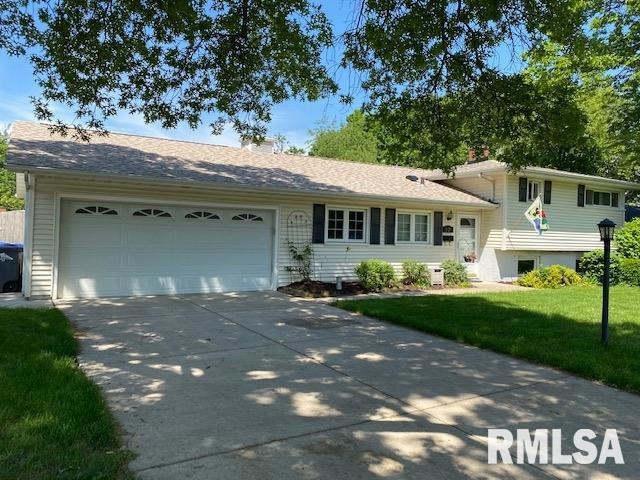 1526 Broadview Dr, Bettendorf, IA 52722 - photo 1