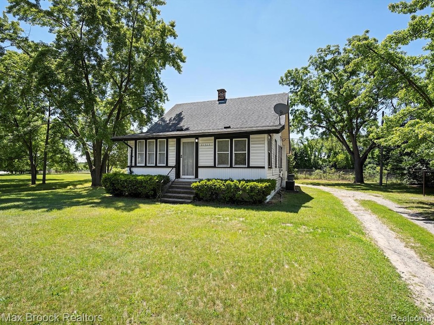 Welcome to 42303 Schoolcraft - Charming Farmhouse
