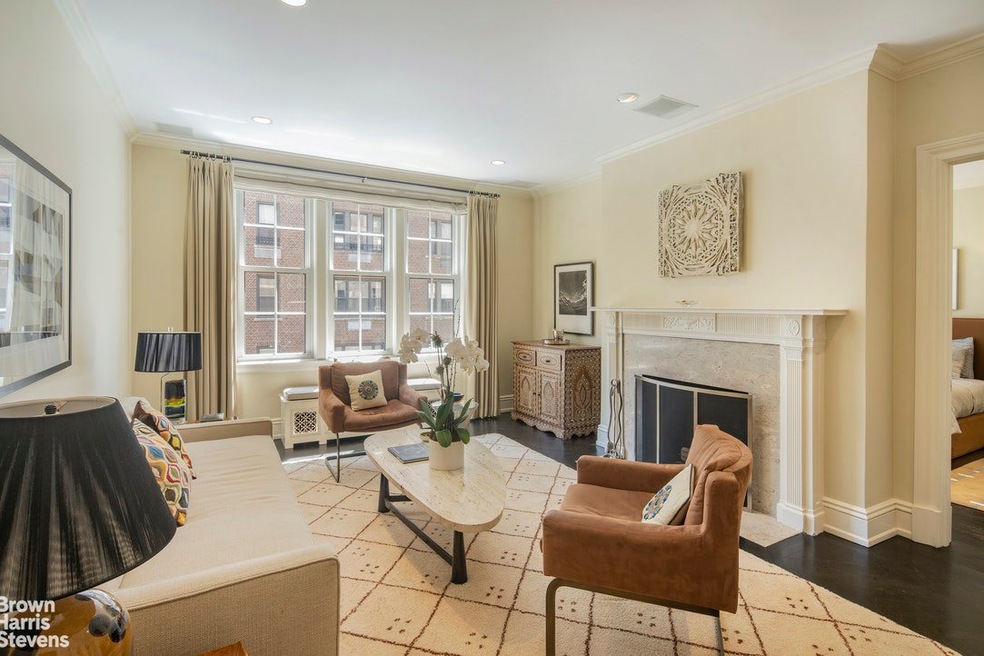 1060 Park Ave unit 6E, New York, NY 10128 - photo 1