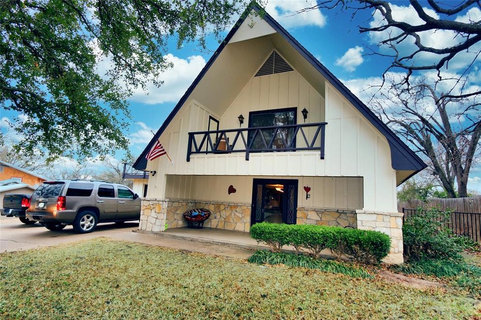 5100 Largo Dr, Granbury, TX 76049 - photo 1