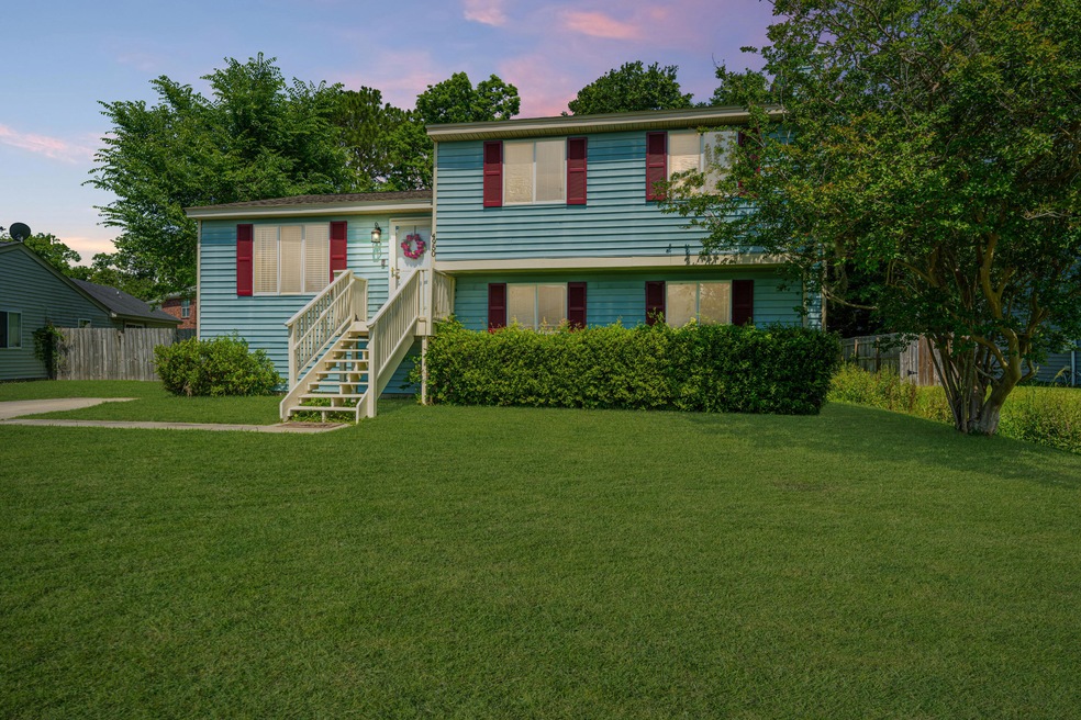 4950AmberwoodLane001