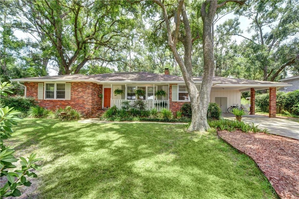 139 Meadows Dr, Saint Simons Island, GA 31522 - photo 1