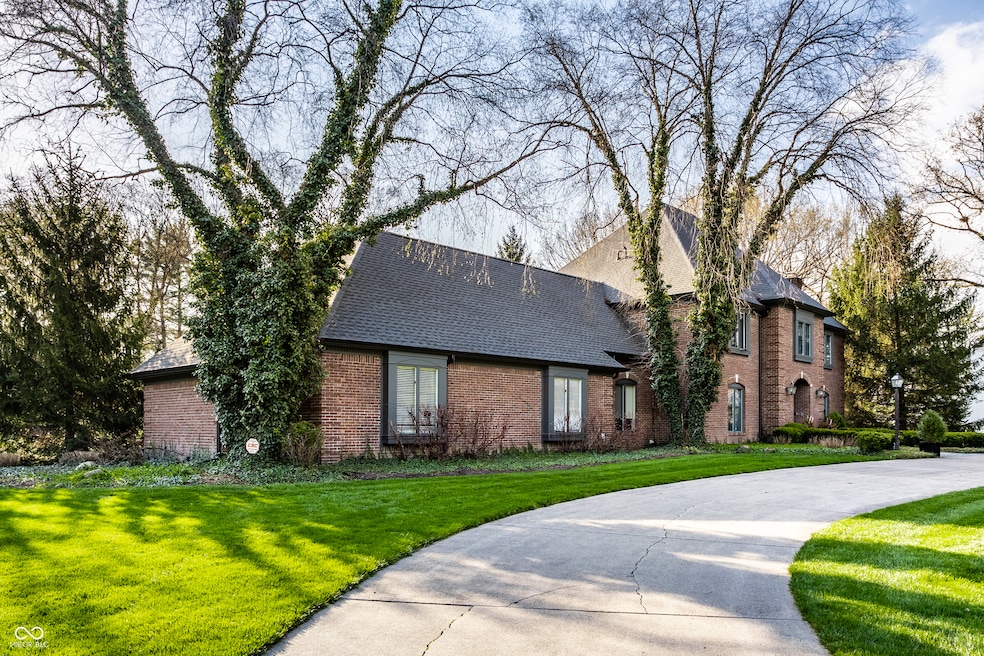 For Sale $2,299,900 • Co-Listing Agent