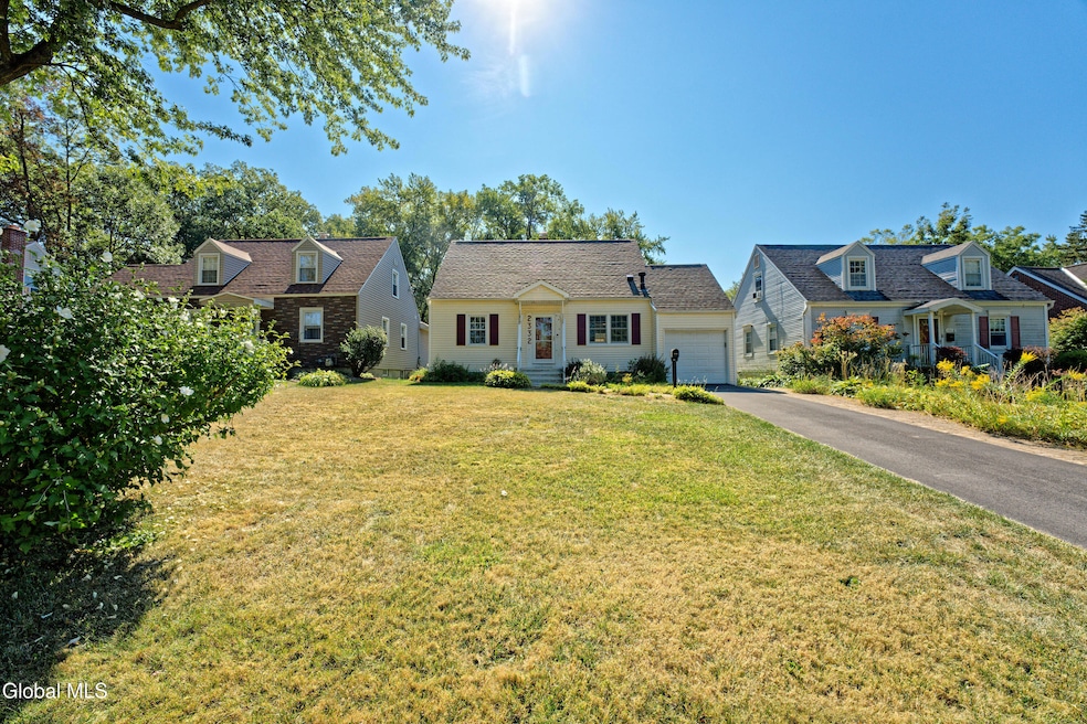 2332 Niskayuna Dr, Schenectady, NY 12309 - photo 1