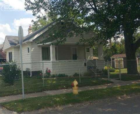 2426 Maplewood Ave, Flint, MI 48506 - photo 1