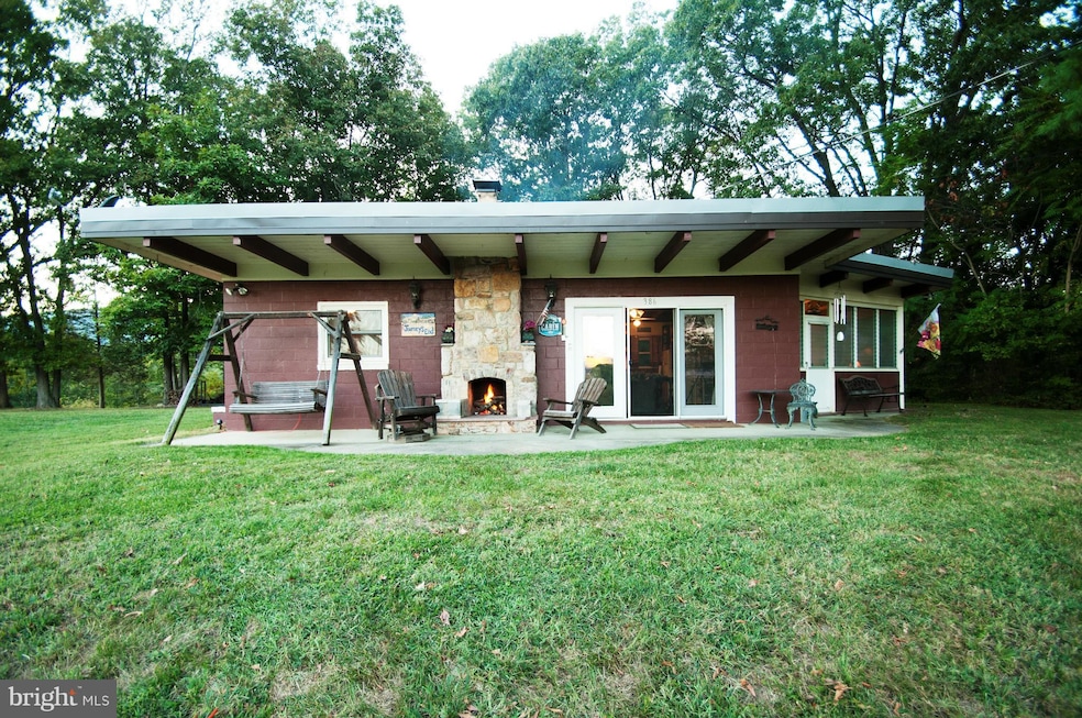 386 Mountainview Dr, Luray, VA 22835 - photo 1