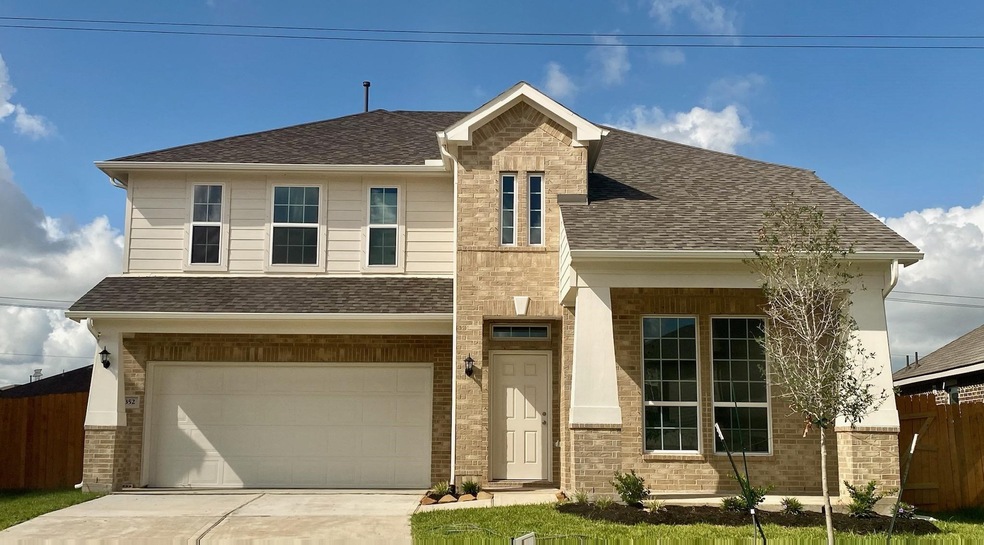 352 Selah Ct, Alvin, TX 77511 - photo 1