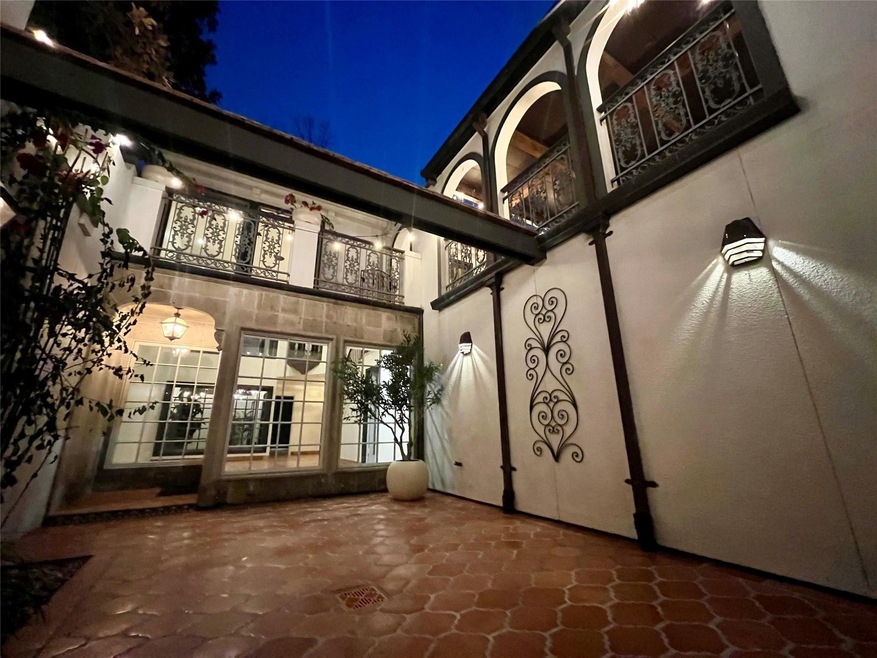 3619 Yupon St, Houston, TX 77006 - photo 1