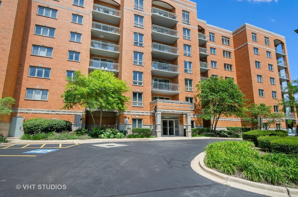 Eagle Point Condominiumns unit 202, Niles, IL 60714 - photo 1