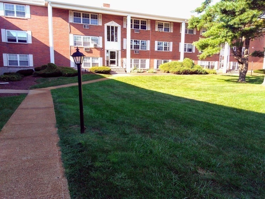 10 Tara Dr unit 11, Weymouth, MA 02188 - photo 1