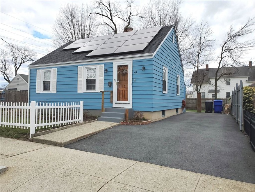 49 Riverview Ave, Pawtucket, RI 02860 - photo 1