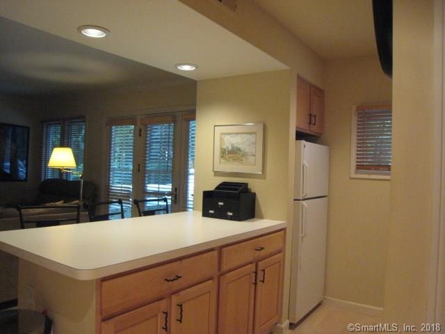 111 Old Pond Ln unit 111, Norwich, CT 06360 - photo 1