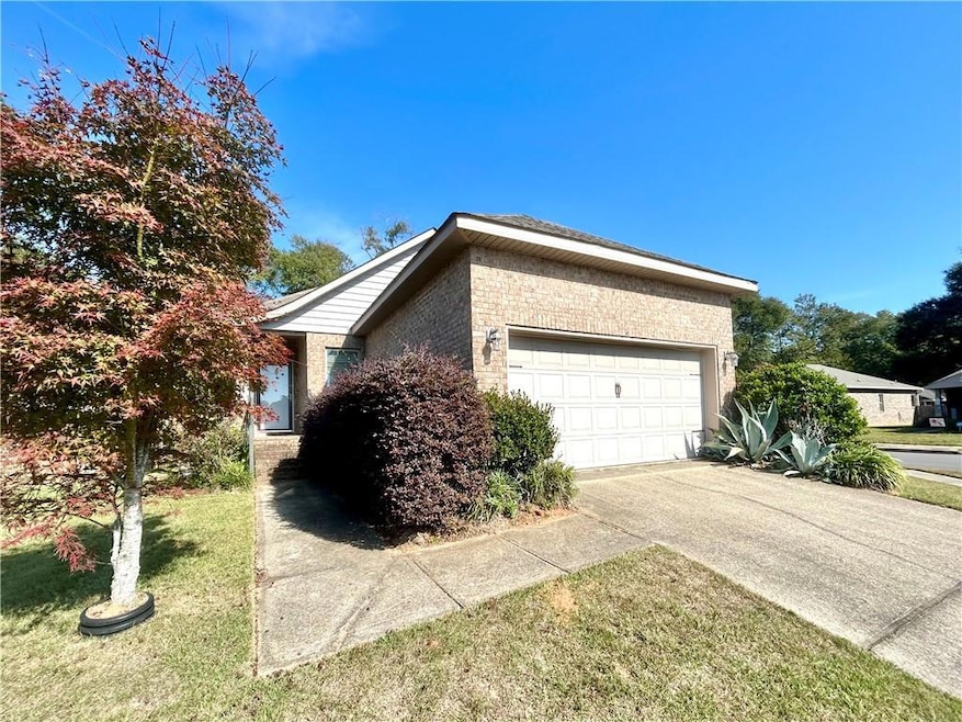 6320 Mcmurray Place N, Mobile, AL 36609 - photo 1