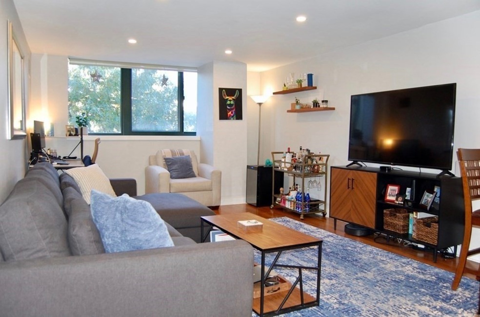 Parris Landing unit 5306, Charlestown, MA 02129 - photo 1