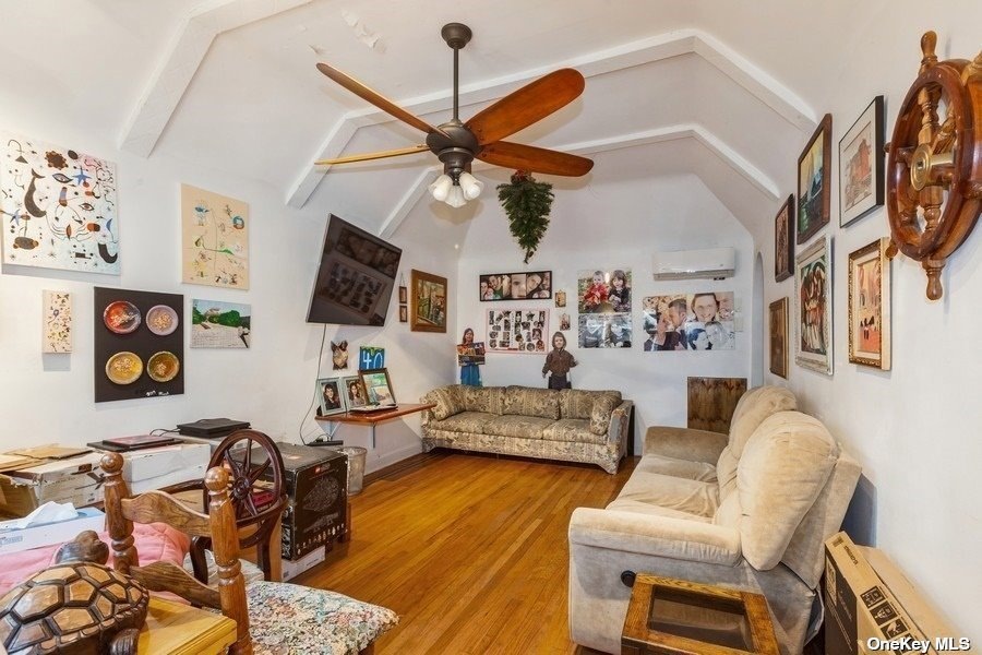 25-40 150th St, Flushing, NY 11354 - photo 1