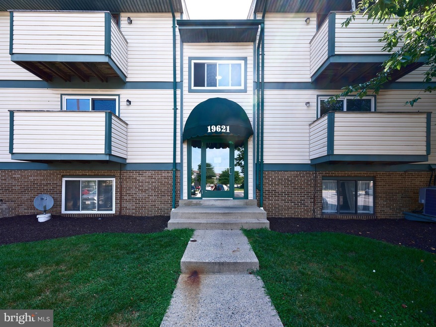 19621 Gunners Branch Rd unit 821, Germantown, MD 20876 - photo 1