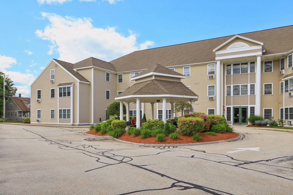 486 Nashua St unit 304, Milford, NH 03055 - photo 1