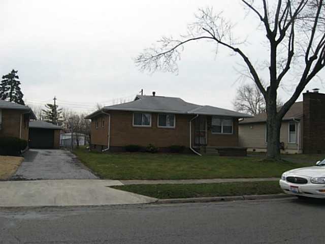 658 Holly Hill Dr, Columbus, OH 43228 - photo 1