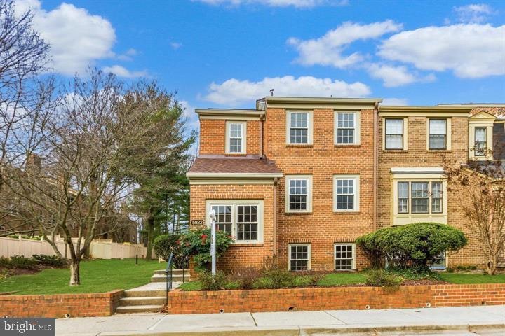 5922 Dorchester Way, Rockville, MD 20852 - photo 1