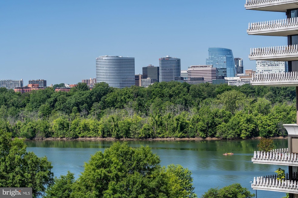 Watergate South unit 918, Washington, DC 20037 - photo 1