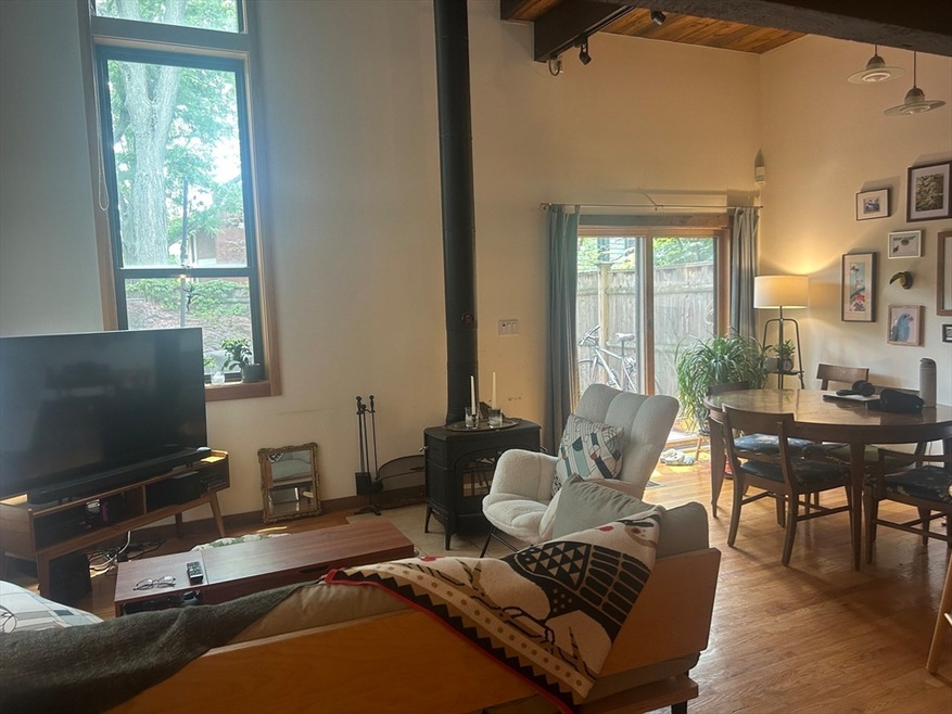 11 Lilac Ct, Cambridge, MA 02141 - photo 1