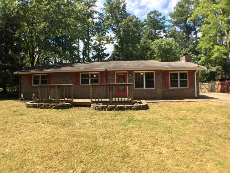 5663 Elmtree Dr, Acworth, GA 30102 - photo 1