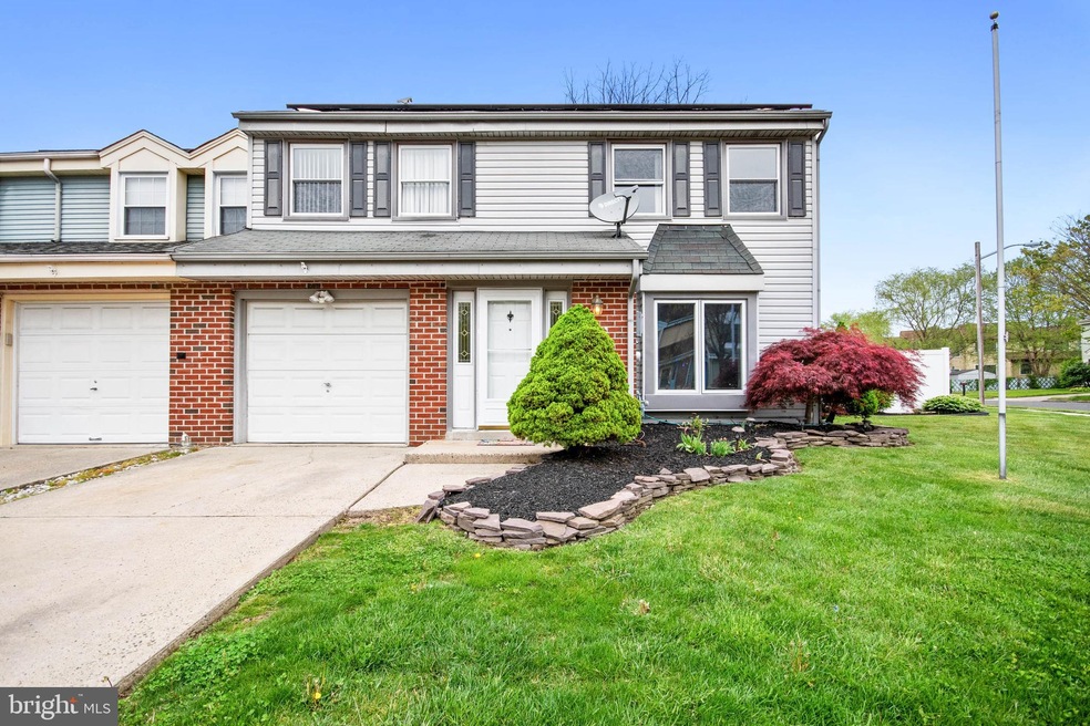 207 Burnam Wood Dr, Mount Laurel, NJ 08054 - photo 1