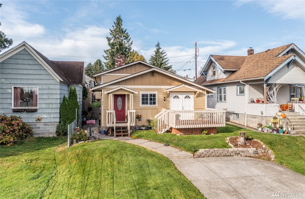 2108 Oakes Ave, Everett, WA 98201 - photo 1
