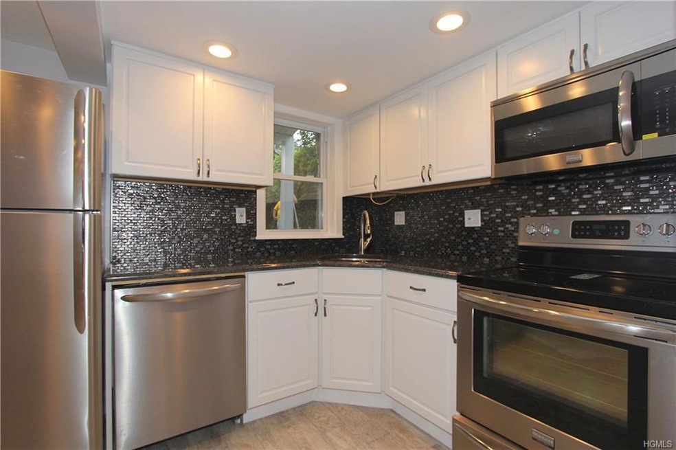 519 Vine Rd, Yorktown Heights, NY 10598 - photo 1