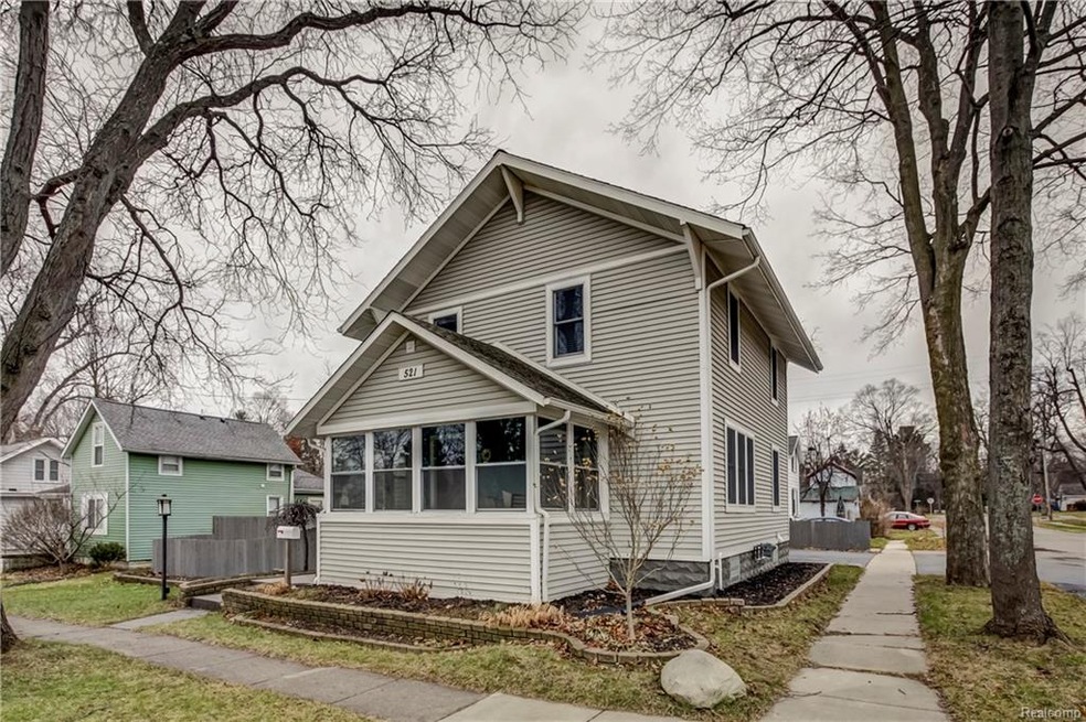 Welcome Home to 521 West Sibley Howell MI 48843!