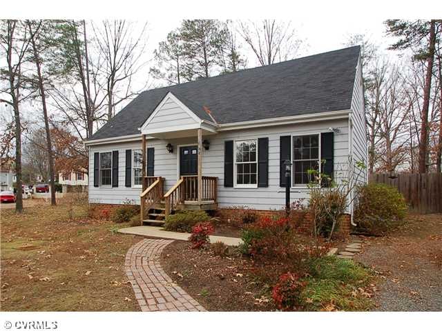 Exterior Front - Cute 4 bedroom Cape with fresh pa
