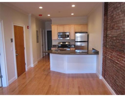 16 Hill St unit 3, Boston, MA 02129 - photo 1