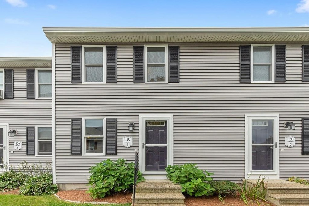 120 Olde Colonial Dr unit 5, Gardner, MA 01440 - photo 1