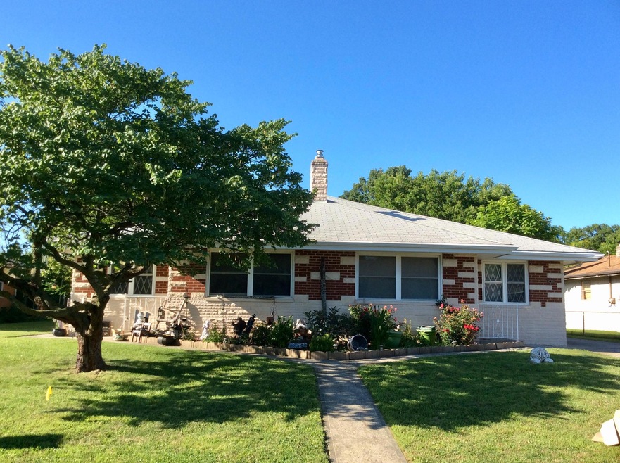 Welcome to 3150/3152 Stephen Dr. S.