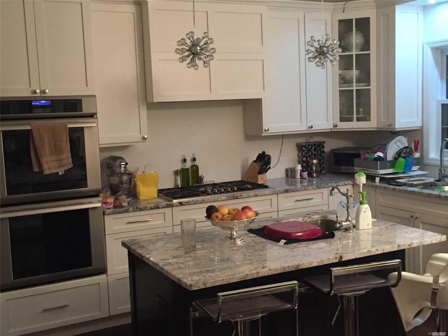 62 Hampshire Rd, Great Neck, NY 11023 - photo 1