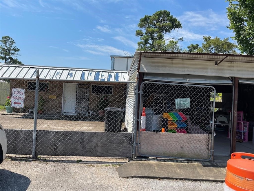 46 Berry Rd, Houston, TX 77022 - photo 1