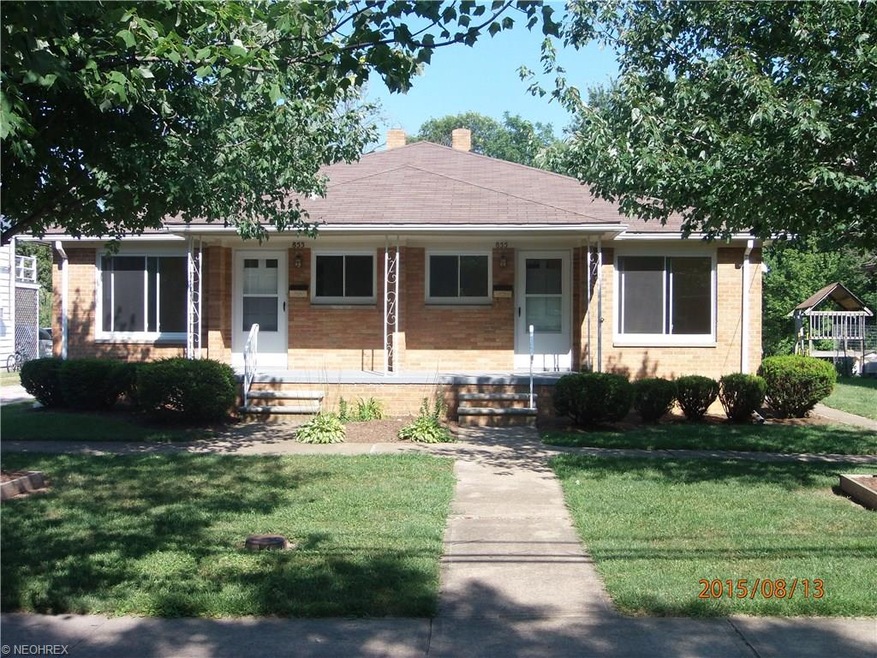 Move in ready duplex!