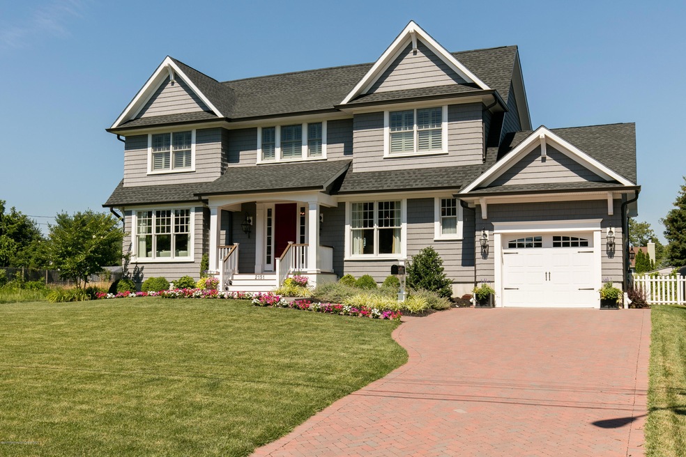 Beautiful Custom home in Sea-print-001-1